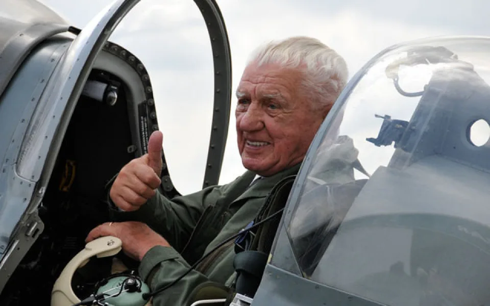 Poslední československý pilot RAF Emil Boček slaví devětadevadesáté narozeniny