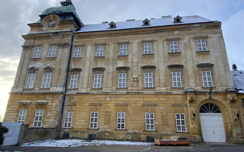 Znojemský klášter čekají další opravy. Památka dostane nová okna