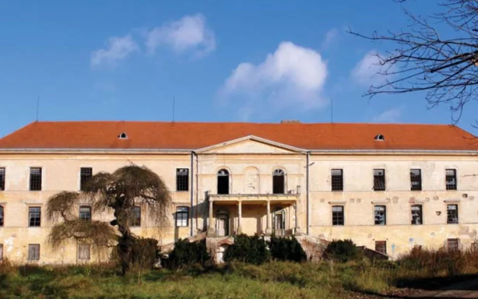 Hrušvanský zámek