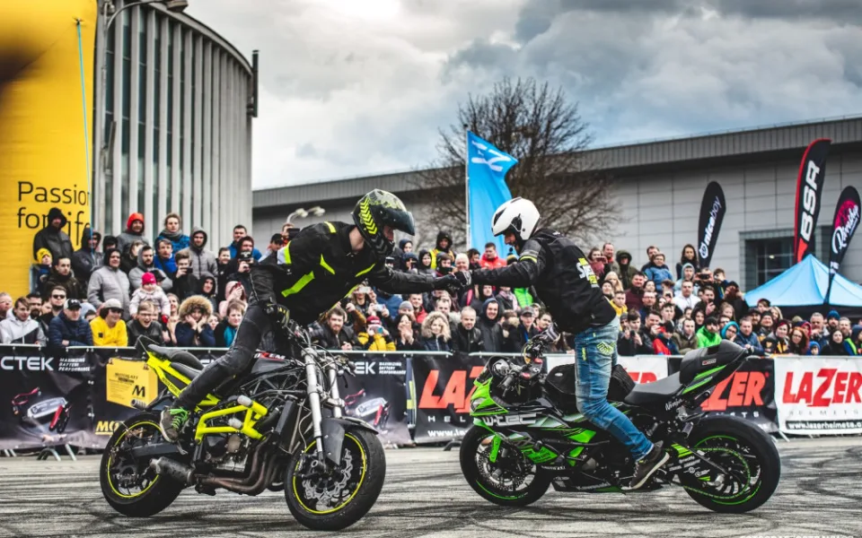 Brno zažije svátek motorkářů. Na výstaviště přijedou legendární Jawy, slavní jezdci i kaskadéři