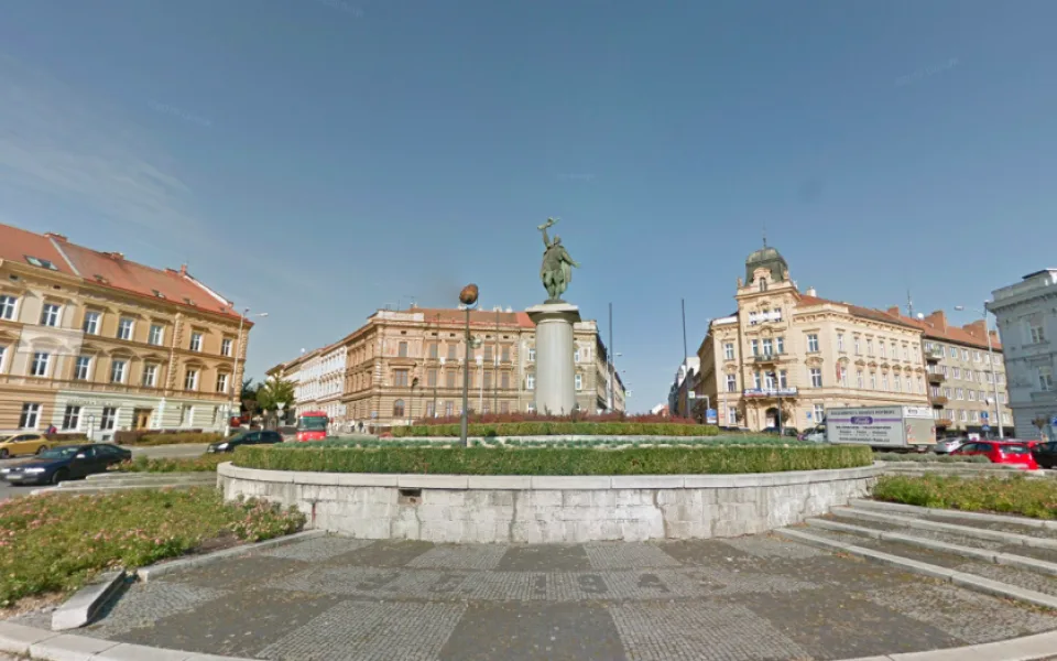 Vandal ve Znojmě zaútočil na památník Ivana. Je to ruský symbol, hájil se