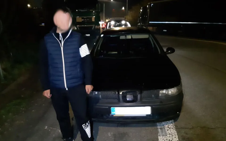 Narkoman z ciziny na Brněnsku znovu usedl za volant. Řídit přitom nesmí do roku 2031