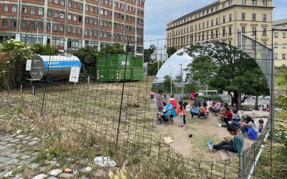 Brnu dochází trpělivost s ukrajinskými Romy z nádraží. Odsune je za plot