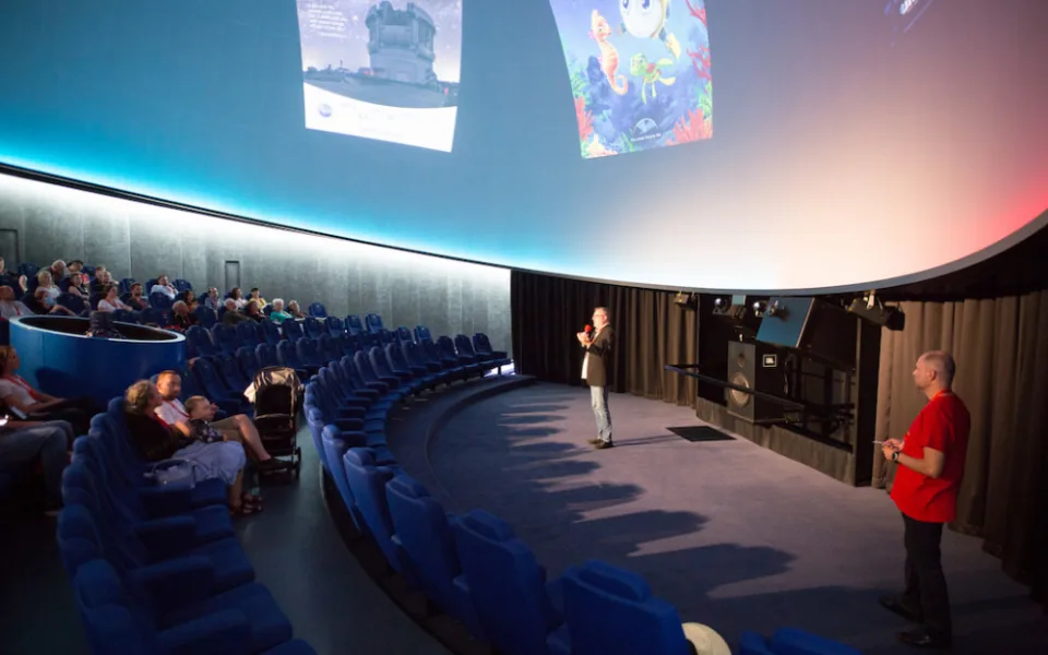 Podívejte se na nejnovější a nejlepší filmy pro digitální planetária 
