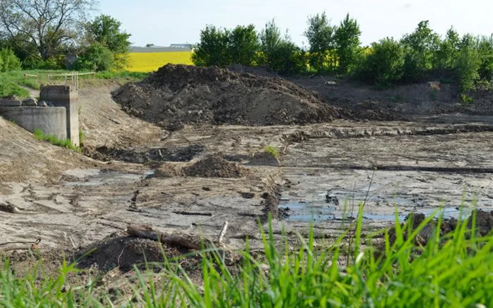 U Vyškova opravují zanesenou vodní nádrž. Nabídne přírodní koupání