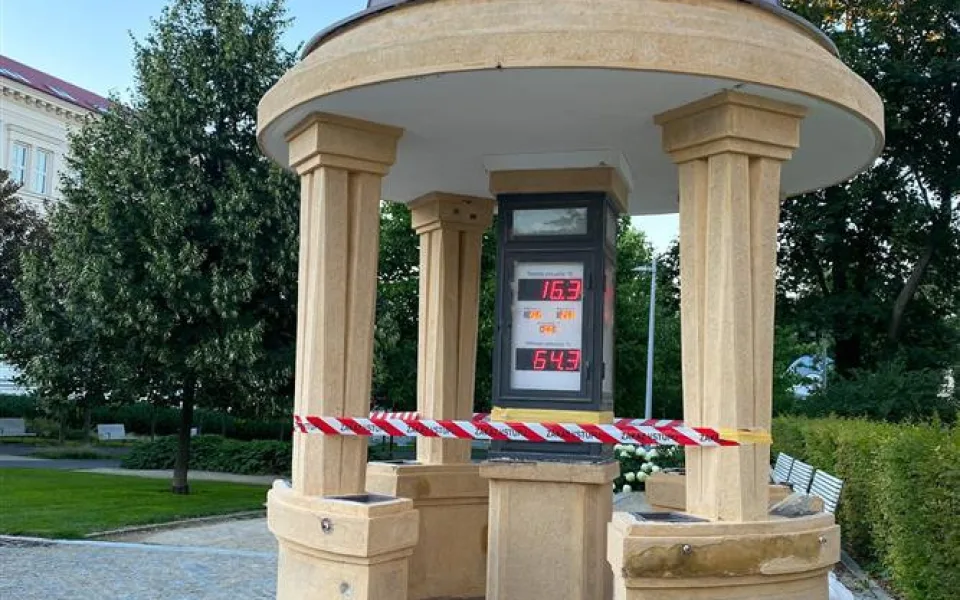 Ve Znojmě se těší na opravený meteorologický altánek. Znovu se rozehraje barvami