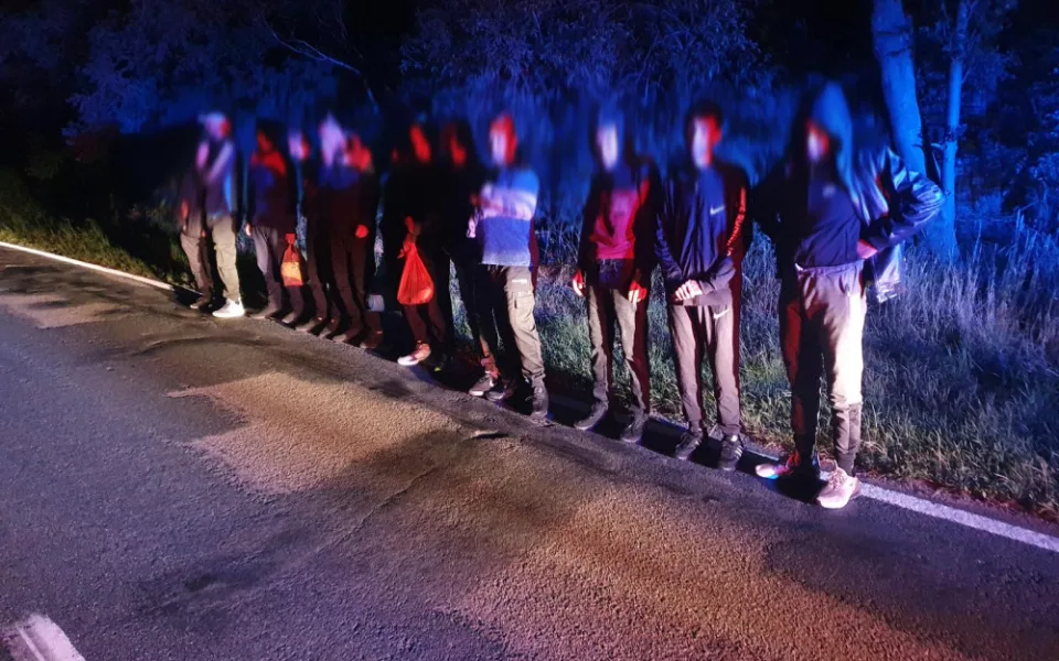 Jihomoravští policisté honili v kukuřici uprchlíky ze Sýrie. Do kraje jich přijíždí stále více