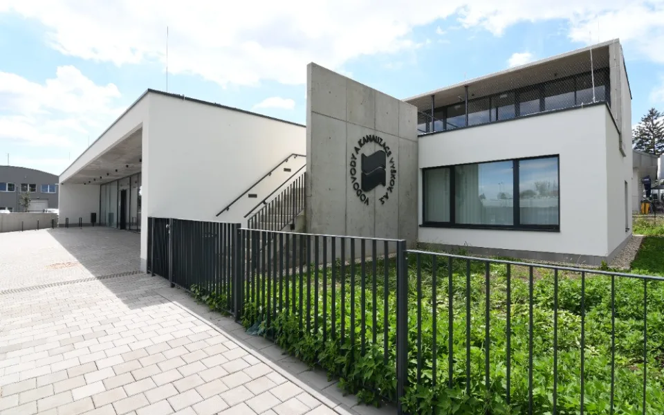 Vyškovské vodárny doznaly proměny. Mají nové garáže i správní centrum