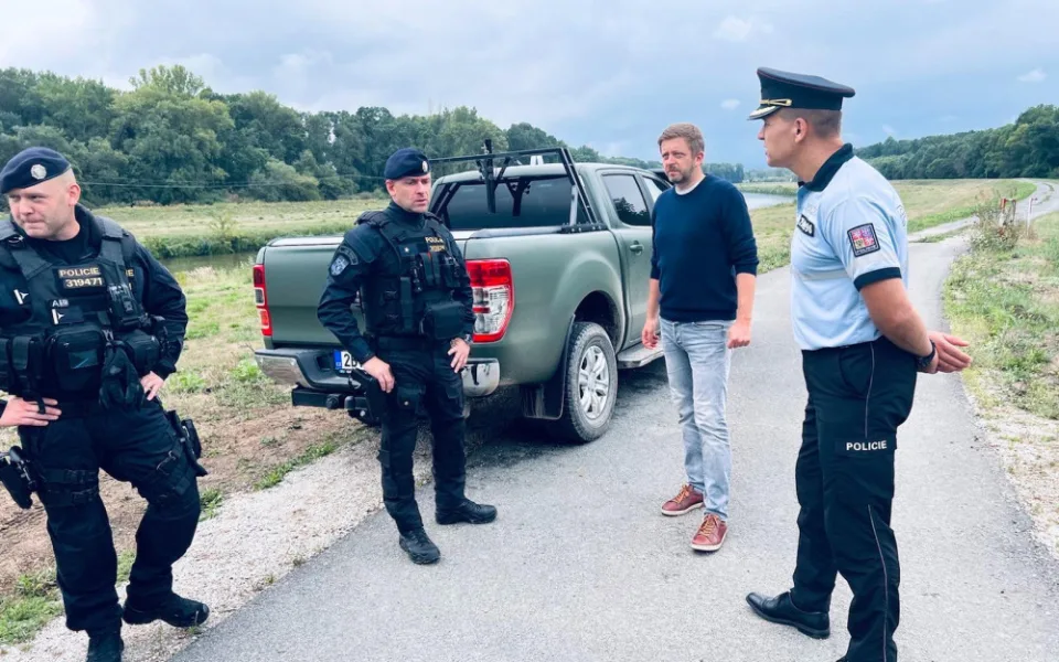 Cvičení policistů a návštěva Víta Rakušana (STAN)