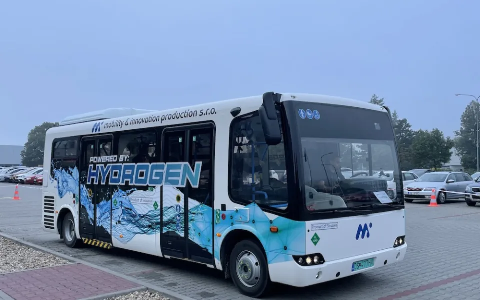Brno zíralo. Přijel vodíkový autobus ze Slovenska