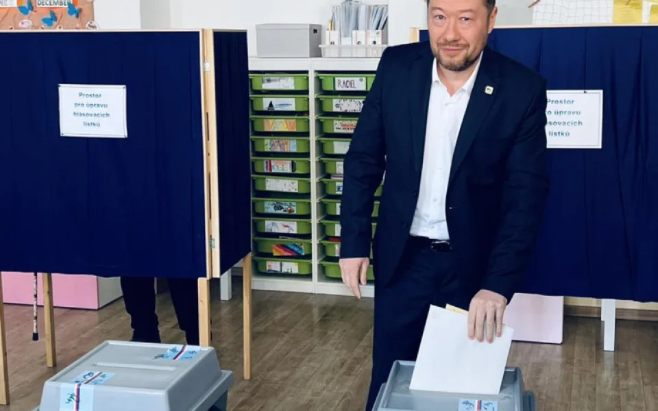 VOLBY 2022: Odvoleno, radoval se Okamura. Omylem dal hlas TOP 09