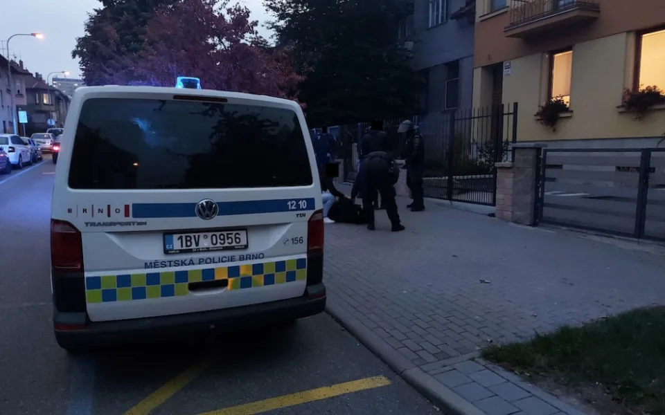 Mezi fotbalovými fanoušky Brna a Sparty se strhla po zápase hromadná bitka