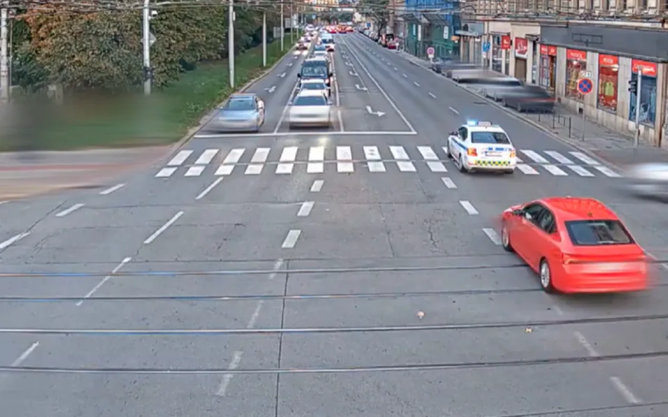 Policejní doprovod rodičky