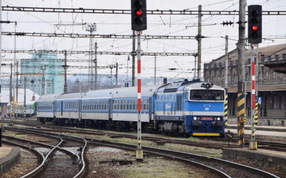 Vlaky z Brna do Ostravy a Olomouce mají výluku. Důvodem je oprava starých kolejí
