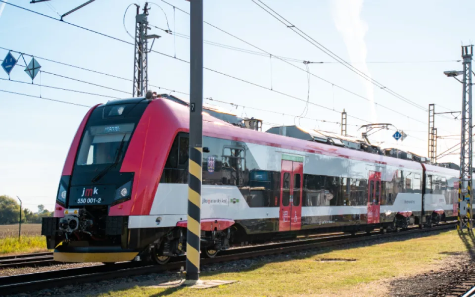 Mezi Brnem a Blanskem pojedou po konci železničný výluky nové vlaky