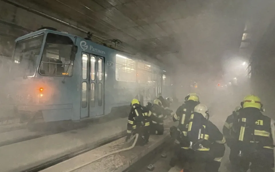 V Brně ví co dělat, když v nejdelším tramvajovém tunelu hoří šalina