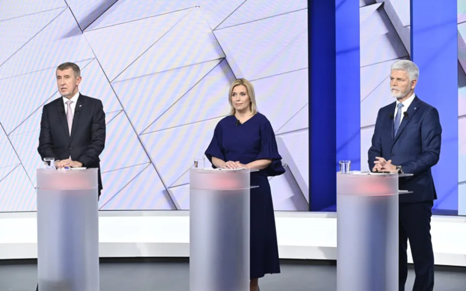 size4-16735561051608-241-komentar-debata-bizarni-vymena-darku-a-navrat-stareho-babise