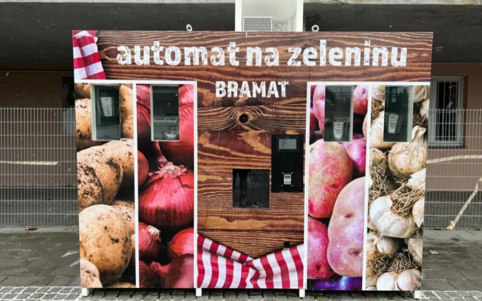 Automat na zeleninu stojí v brněnských Kohoutovicích