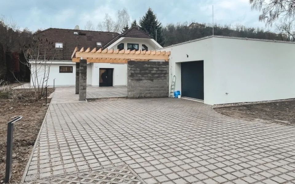 dům