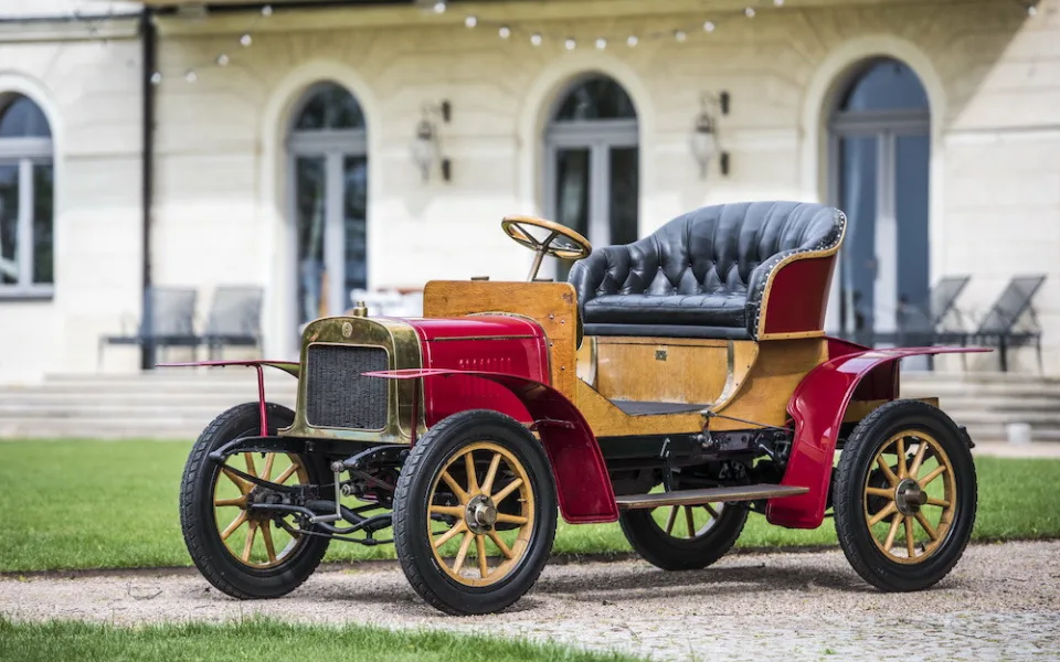 Historické vozy Laurin &amp; Klement i auto, ve kterém jezdil papež. Obchodní centrum Olympia Brno chystá unikátní výstavu