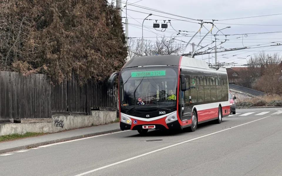 Trolejbus Mario je ve zkušebním provozu