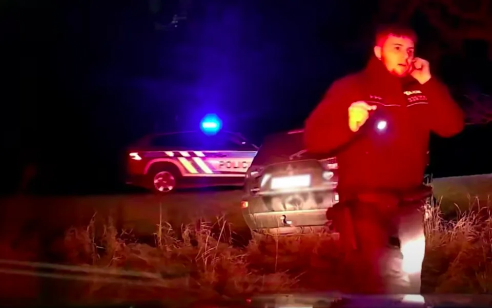 Nepodceňujte policisty z Kuřimi, slyšel zfetovaný řidič po prohrané honičce v poli