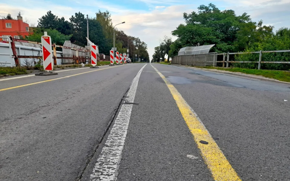 Řidiče z Vyškova čeká dopravní peklo. Silničáři opraví stoletý most a zkompilují jim cestu do Brna