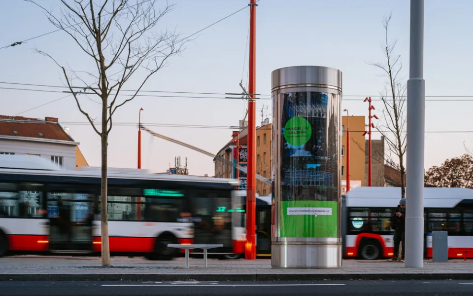 Brno chce důstojnější centrum. Na Mendlovo náměstí postavilo po vzoru Západu vysoké informační válce