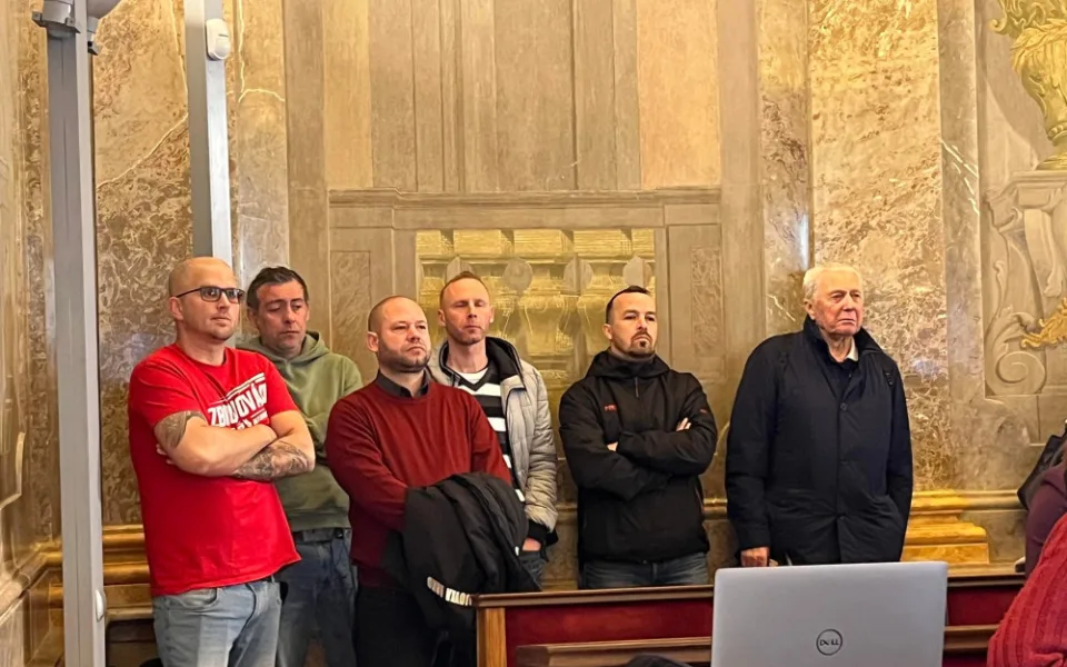 Na jednání přišli i nespokojení fanoušci Zbrojovky