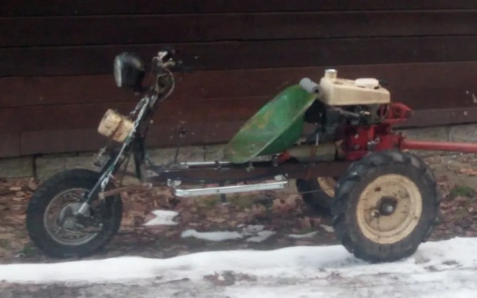 Ukradený malotraktor