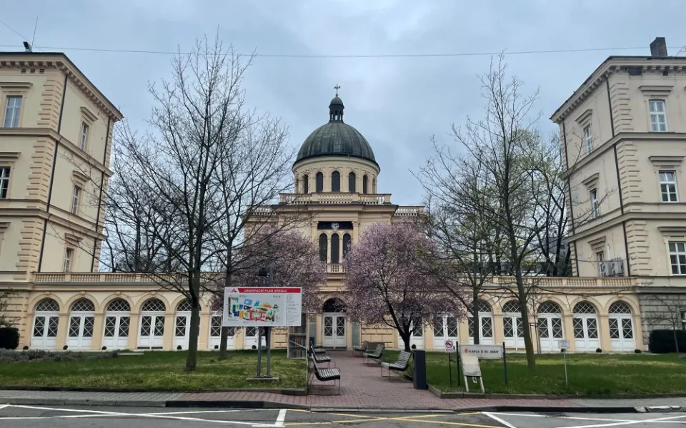 Brněnská nemocnice opravila historickou kapli. V prostorách obnoví po letech bohoslužby