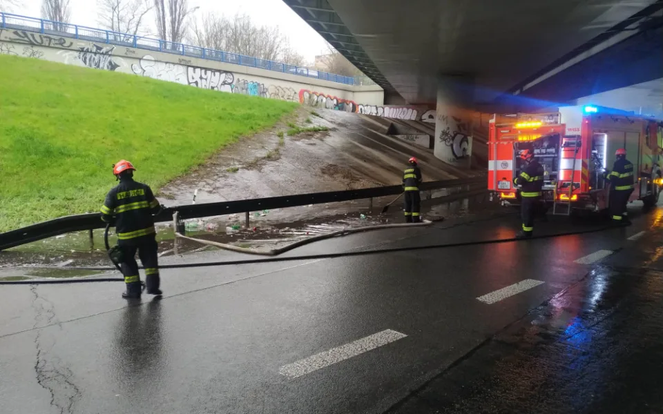 Brno trápí silný déšť. Zatopená je frekventovaná silnice