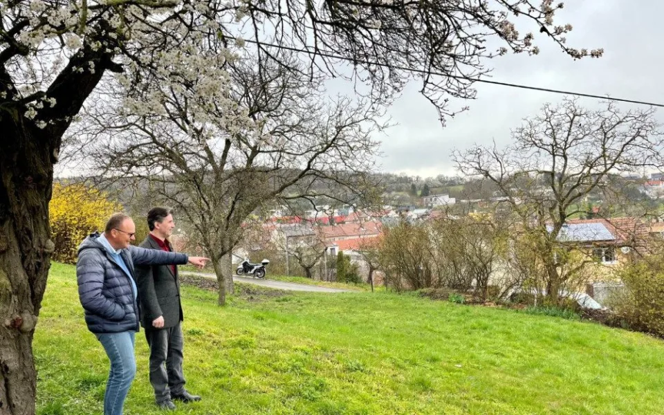 V Žebětíně postaví nové posezení a vyčistí zabahněný rybník