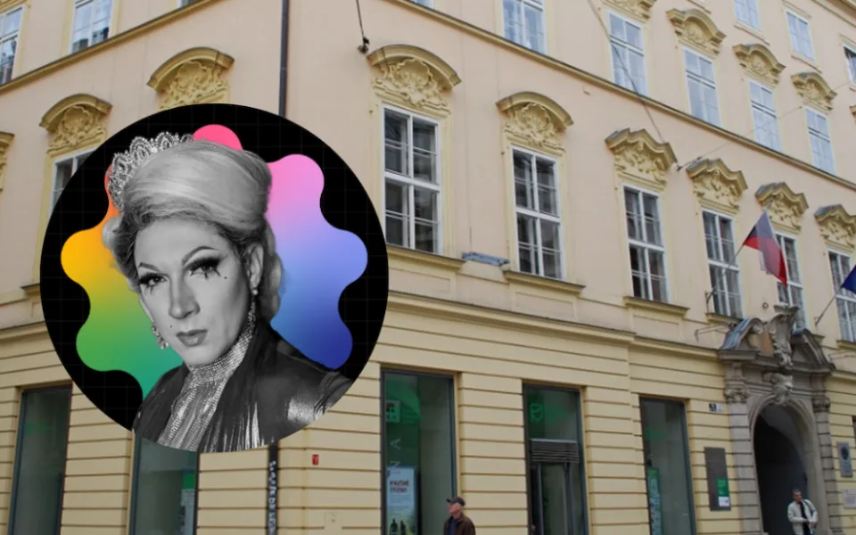V Brně si pozvali do knihovny transvestitu, aby četl dětem o feminismu a pohlavích