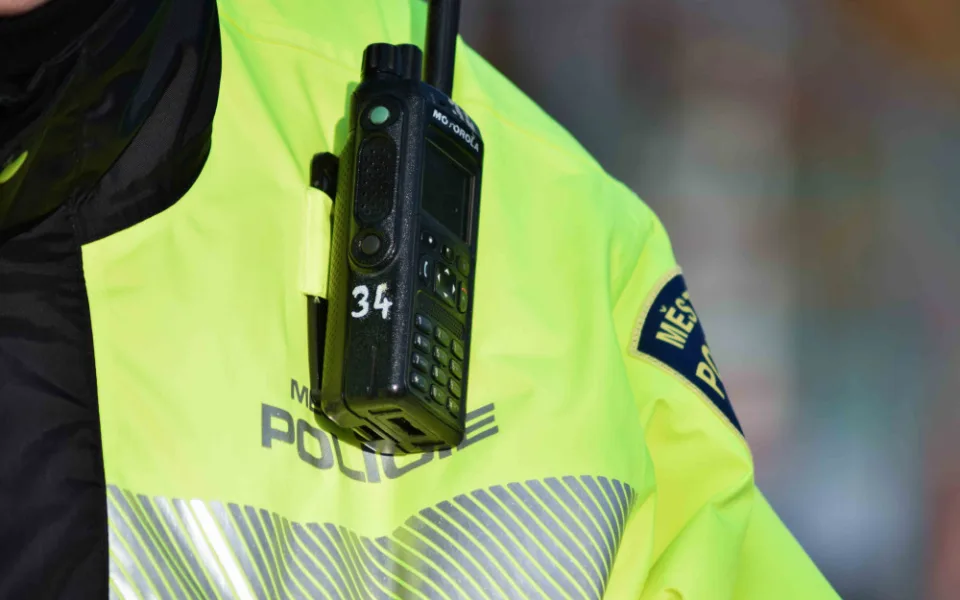 V bytě mám mrtvou matku, tvrdil zdrogovaný Brňan policii. Pak upadl do bezvědomí