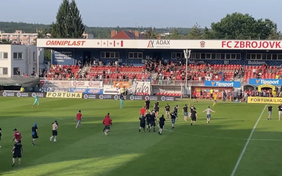 Flastr pro Zbrojovky na cestu do druhé ligy. Disciplinárka trestala klub za fanoušky