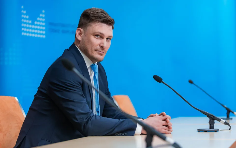 Zastrašování patří do devadesátek. Mafiánské praktiky billboardové společnosti nelze tolerovat, říká náměstek ministra vnitra