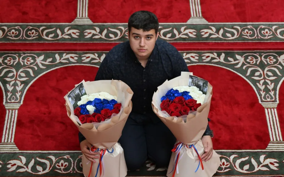 V Brně debatoval Pavel s Čaputovou. Muslimové jim donesli kytice