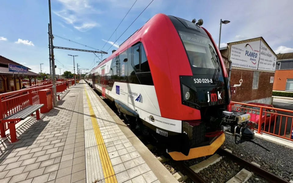 Na jižní Moravu dorazila kompletní dodávka nových vlaků. Jméno dostaly podle vína