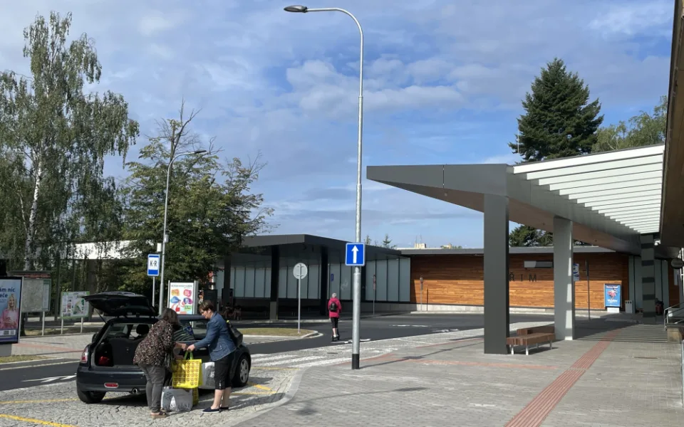 Z Kuřimi do světa. Město má nové autobusové nádraží i cyklistickou myčku
