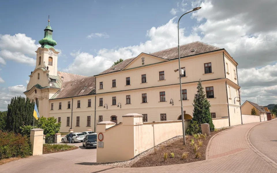 Nemocnice v Letovicích opravila dvě oddělení, pacientům dala klimatizaci