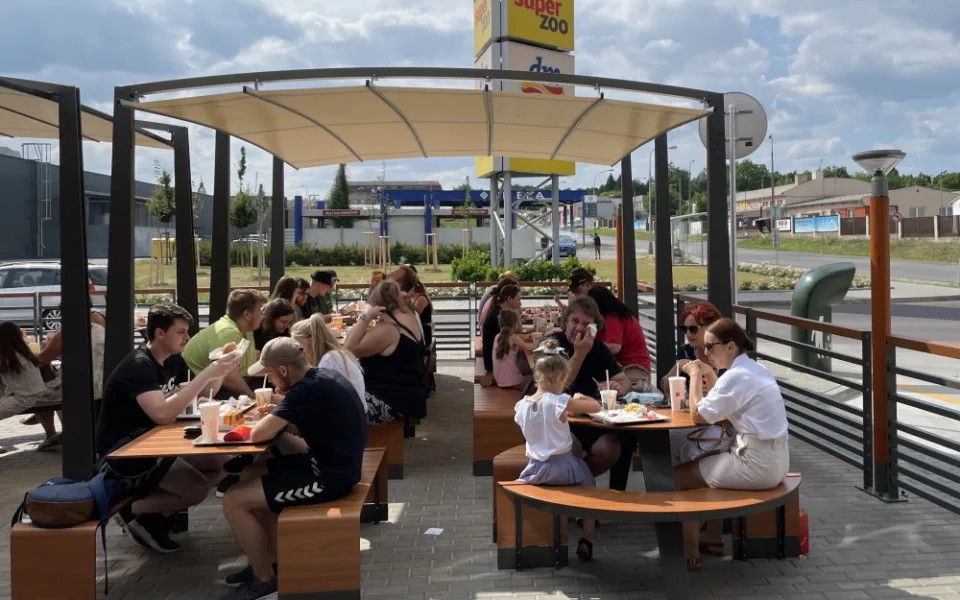 Znojmo zachvátila fastfoodová horečka. Ve městě otevřel první McDonald's