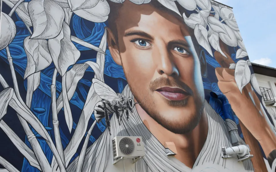 Lidé v Hodoníně objevují street art. Na budově mají velkou malbu