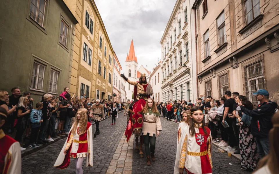 Jan Lucemburský navštíví s družinou Znojmo, město ožije historickým vinobraním
