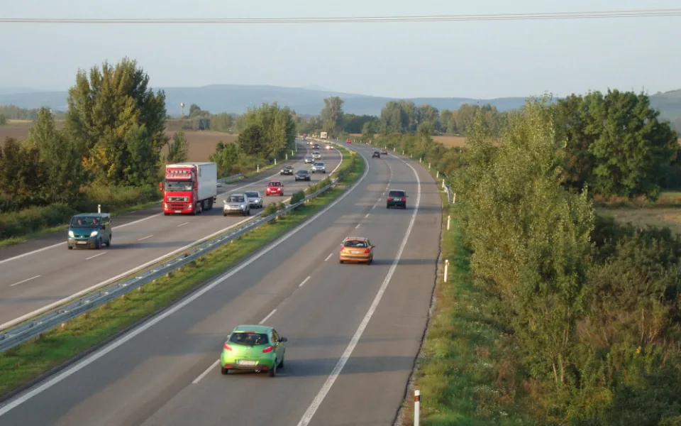 Silničáři ztišili dálnici D1. Hluk klesl až o šest decibelů, chlubí se