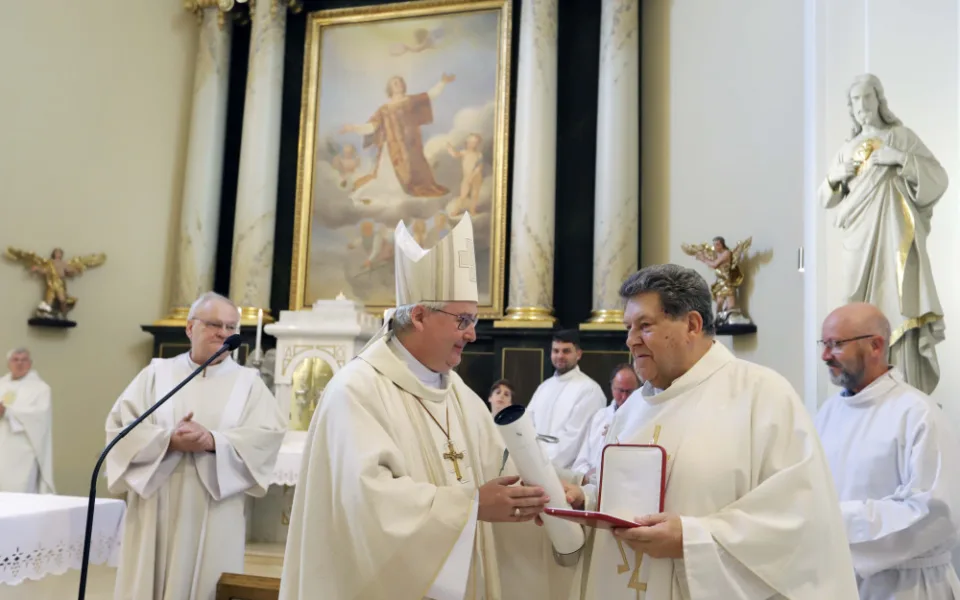 Brněnského biskupství si všiml papež. Poprvé ocenil kněze z Hodonína