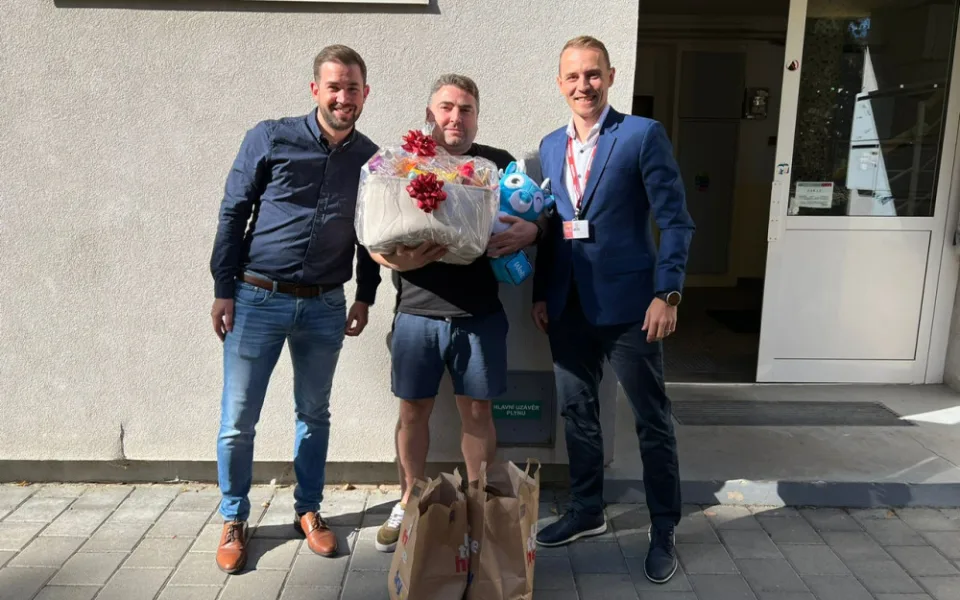 Dárkový koš pro prvního zákazníka, který objednal nákup z PENNY prostřednictvím aplikace Wolt.