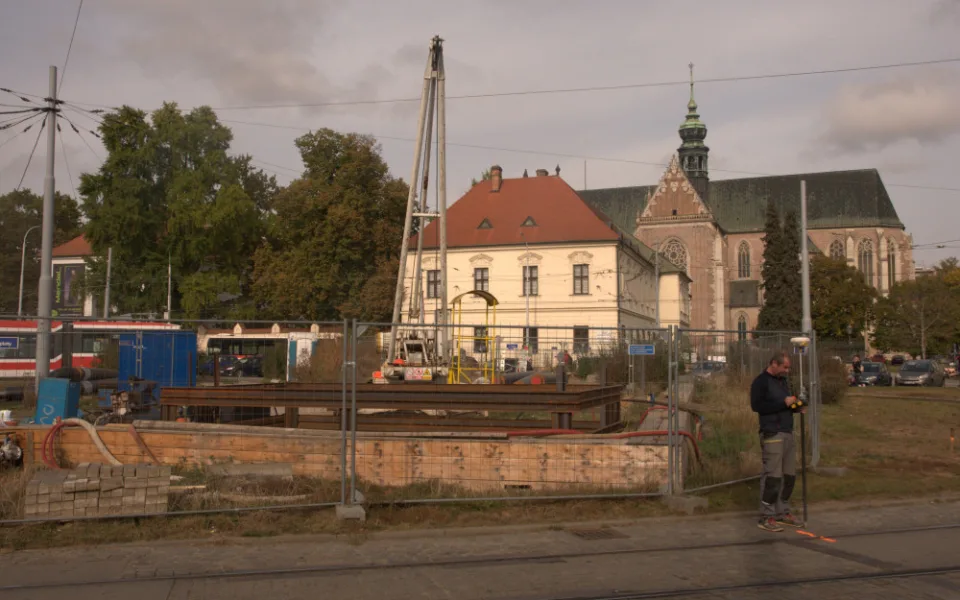 Archeology na Mendlově náměstí v Brně překvapil haltýř, který našli při opravě horkovodů