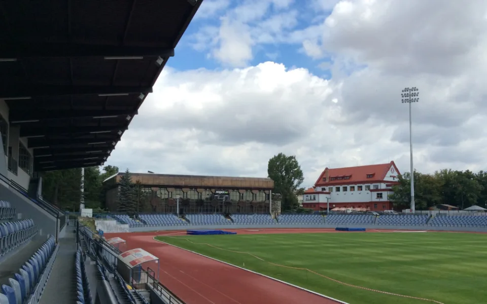 Znojmo si zvelebí stadion. Na změnách nejvíce vydělají atleti