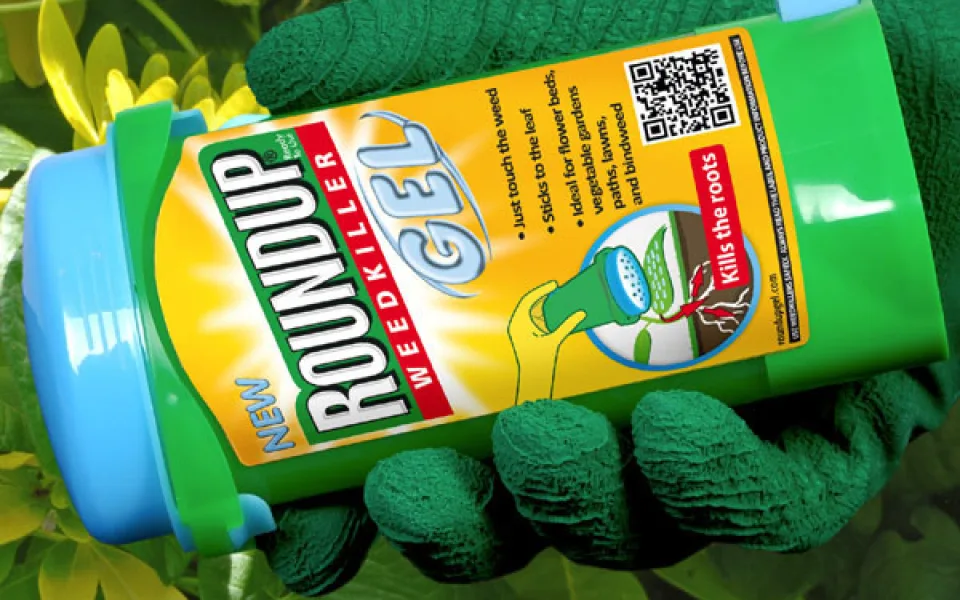 Roundup přežil. Nejznámější hubič plevele dostal v zemích EU povolení na dalších 10 let